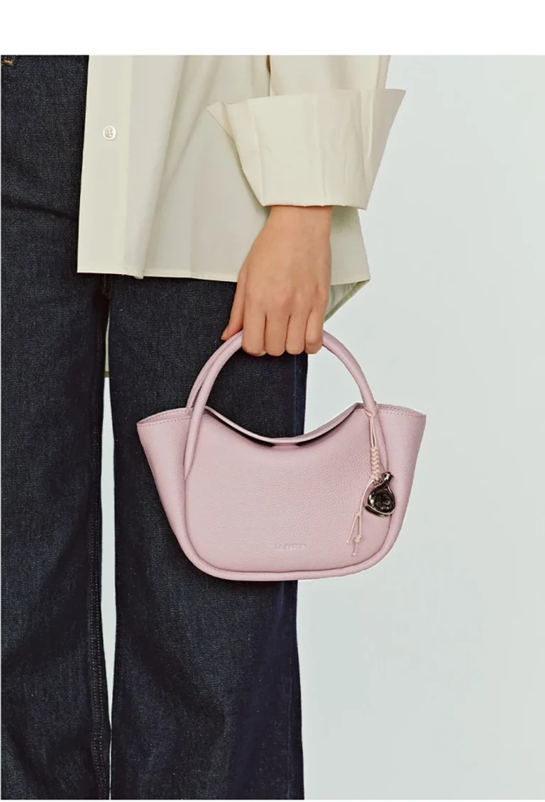 رئيسة 9 حقيبه ٨ 1